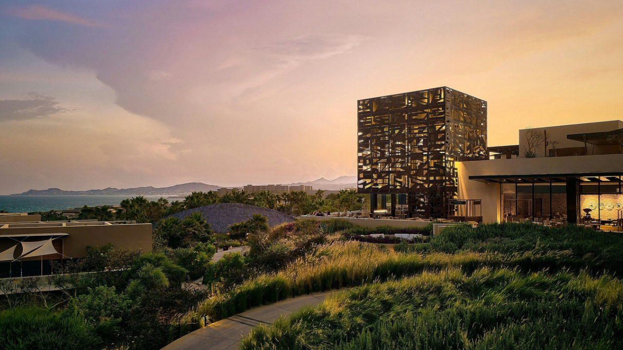 Transportation to Zadun Ritz-Carlton